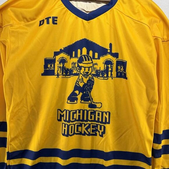 Michigan Hockey Jersey Men's Large Yellow Blue SGA Yost Arena Stadium 2024 Maize - Picture 2 of 8